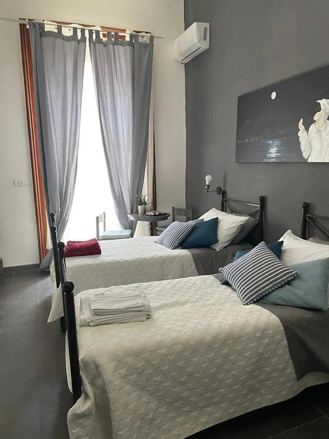 Napoli Da Vivere Suites Giudecca 2*, Nápoles Itália